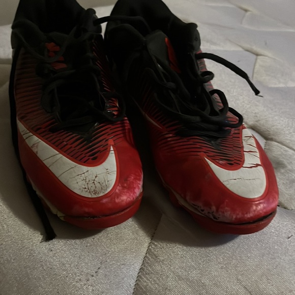 Football cleats - Picture 2 of 2